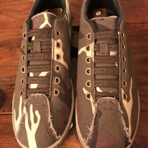 NWOT l.a.m.b for royal elastics sneakers